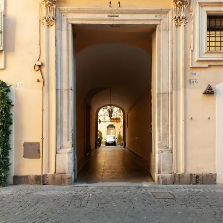 Plum Guide - Ochre Archway *